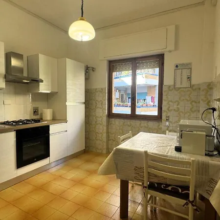 Acton House Lägenhet Lido di Ostia